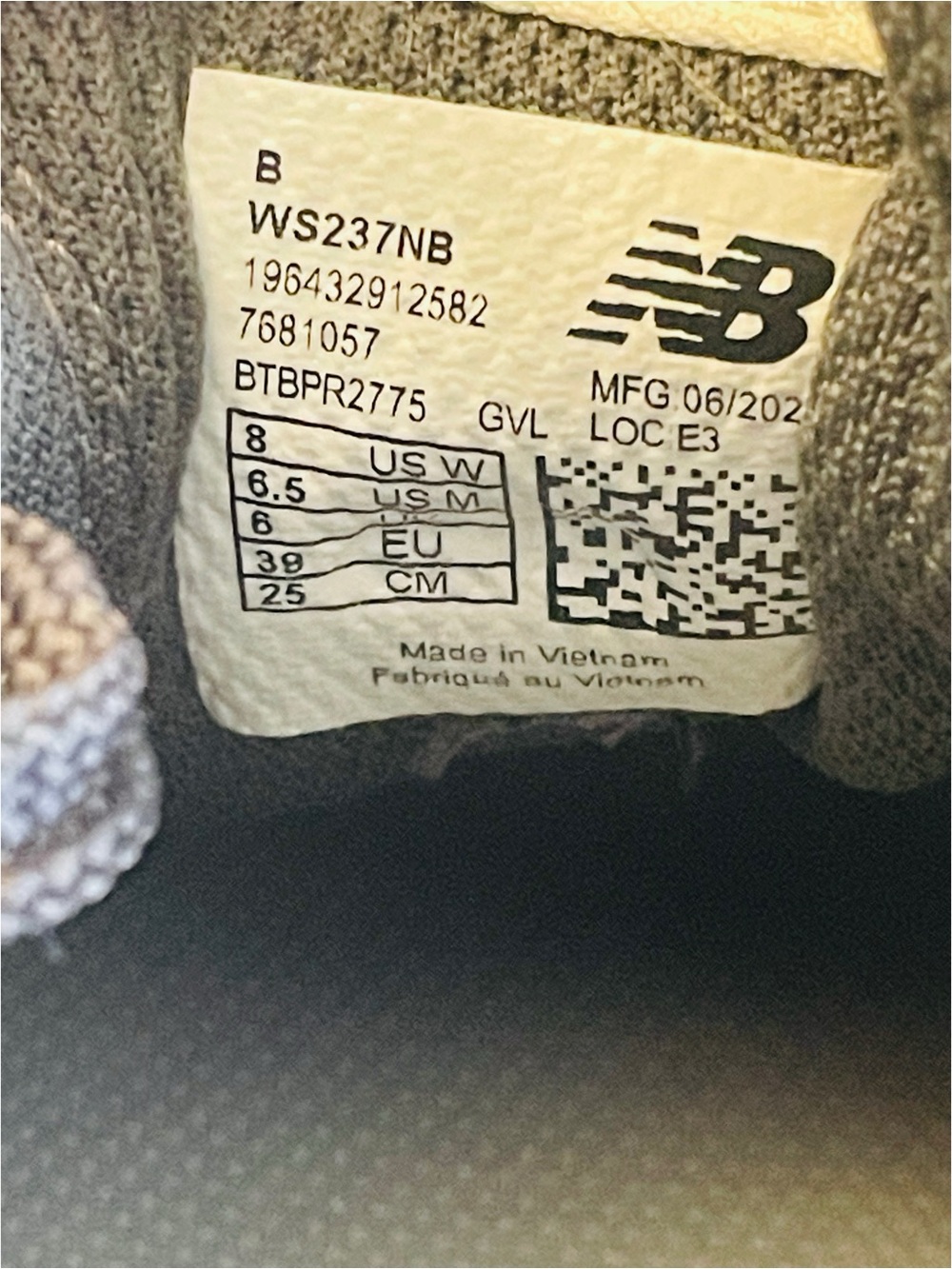 NEW BALANCE
WOMENS 237 Low Top SNEAKER  WMS SZ 8 Black Magnet - Picture 11 of 11